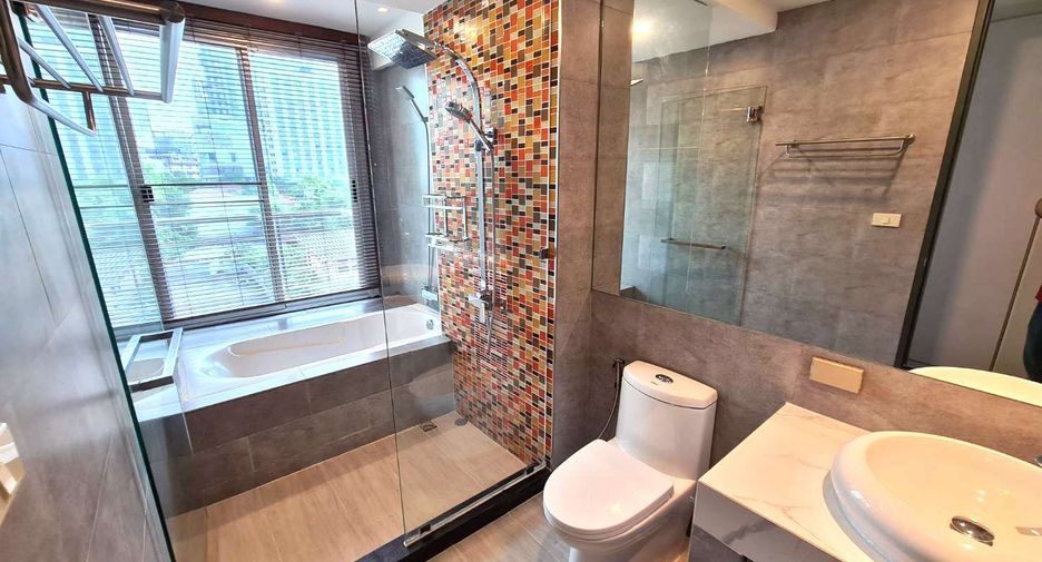 For rent studio condo in Khlong Toei, Bangkok