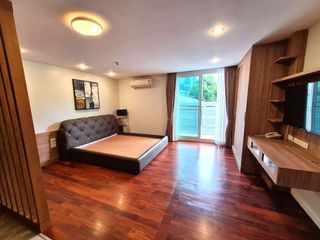 For rent studio condo in Khlong Toei, Bangkok