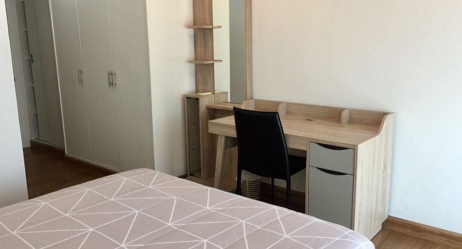 For rent 3 bedrooms condo in Watthana, Bangkok