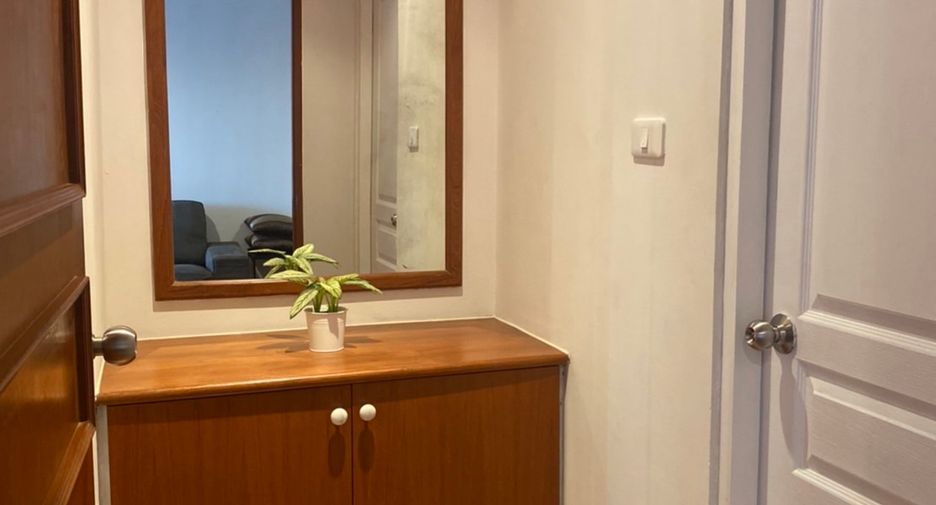 Condo en alquiler de 1 habitaciones en Khlong Toei, Bangkok
