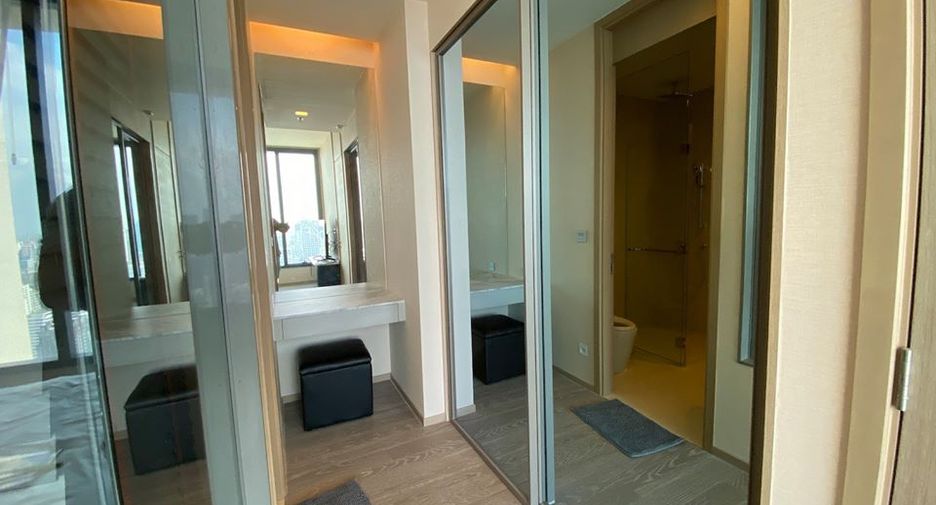 Condo en alquiler y en venta de 1 habitaciones en Watthana, Bangkok