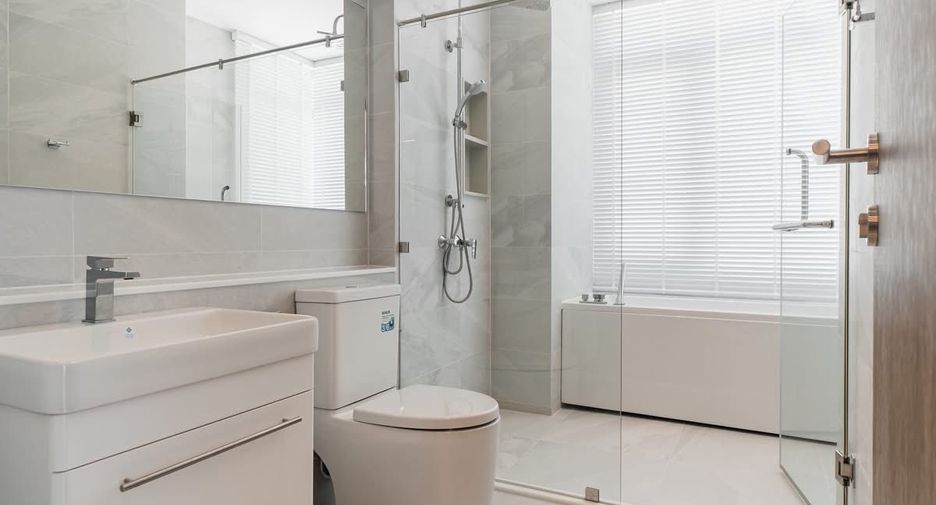 For rent 2 bedrooms condo in Watthana, Bangkok