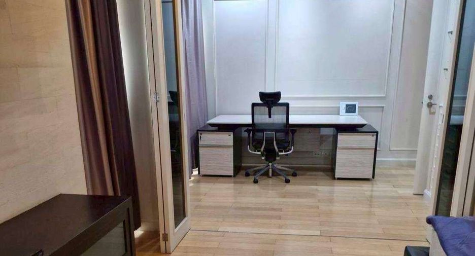 For rent 3 bedrooms condo in Sathon, Bangkok