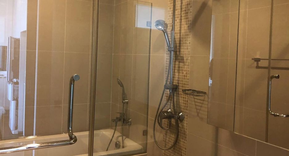 Condo en alquiler y en venta de 1 habitaciones en Watthana, Bangkok