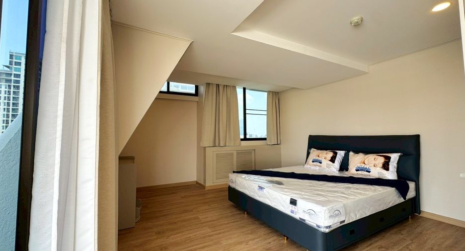 For rent 2 bedrooms condo in Watthana, Bangkok