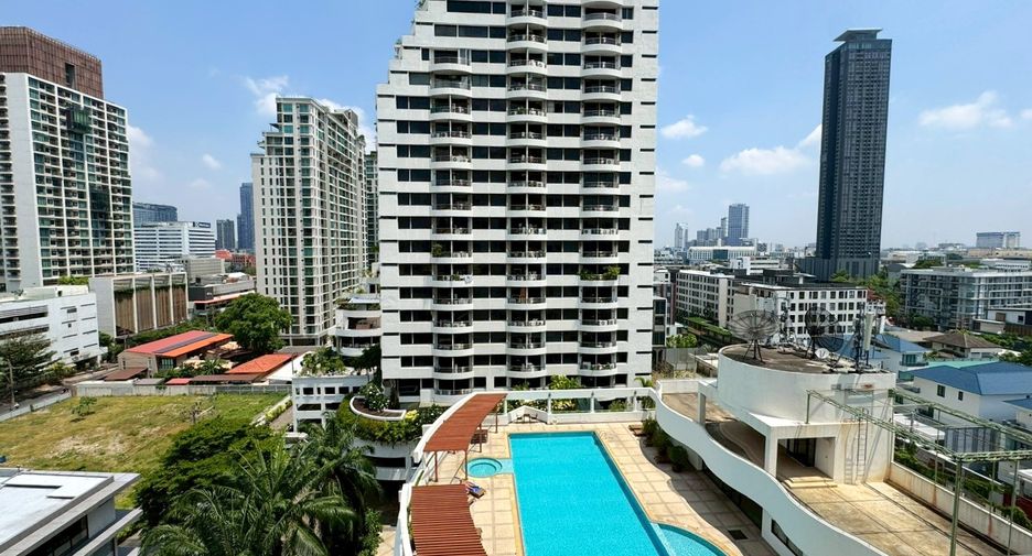 For rent 2 bedrooms condo in Watthana, Bangkok