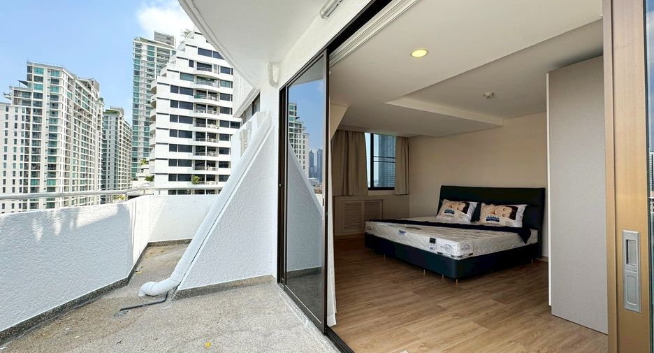 For rent 2 bedrooms condo in Watthana, Bangkok