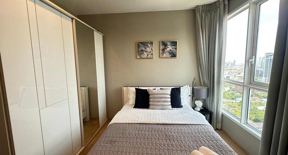 For rent 2 bedrooms condo in Watthana, Bangkok