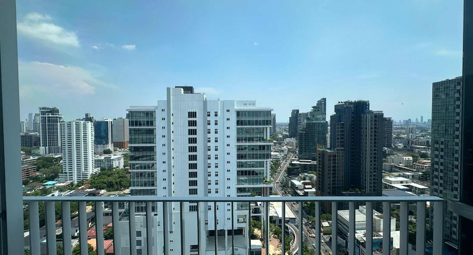 For rent 2 bedrooms condo in Watthana, Bangkok
