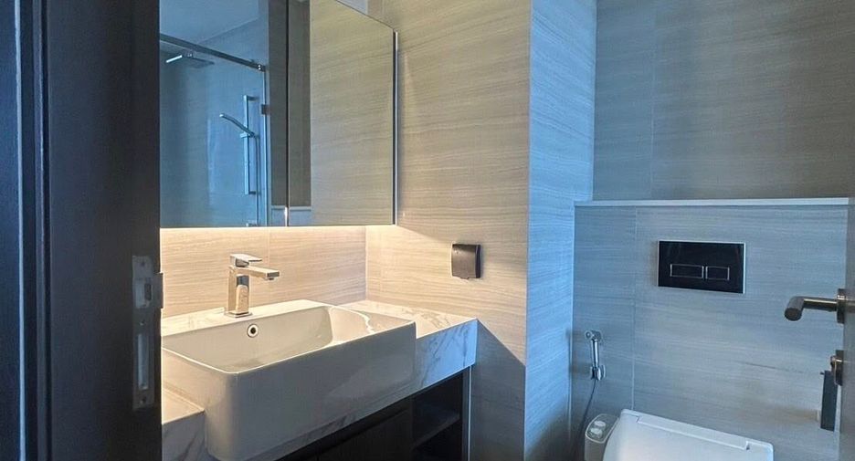 For rent 1 bed condo in Watthana, Bangkok
