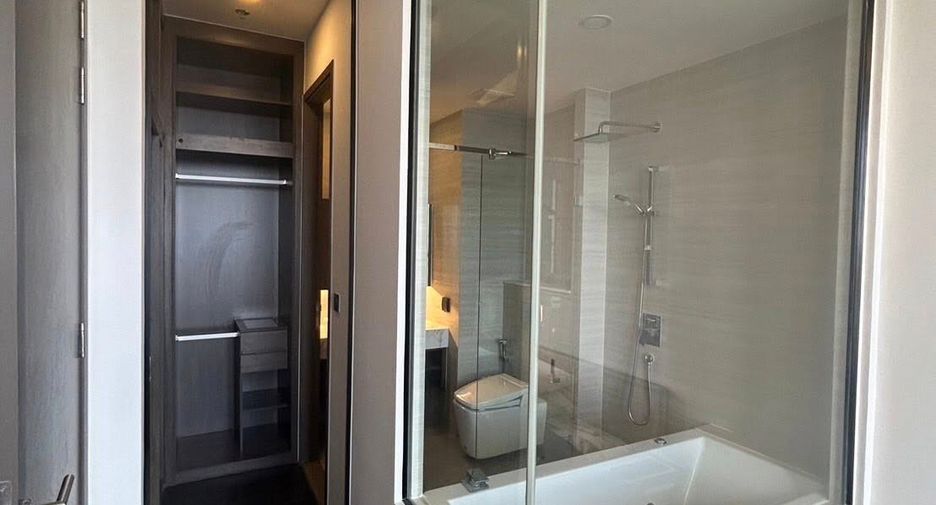 For rent 1 bed condo in Watthana, Bangkok