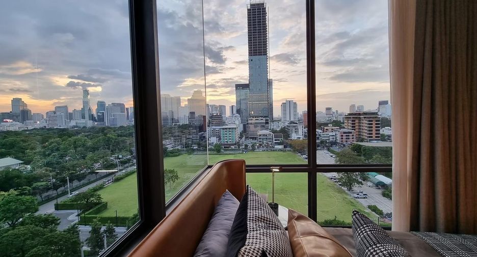 For rent 2 bedrooms condo in Pathum Wan, Bangkok