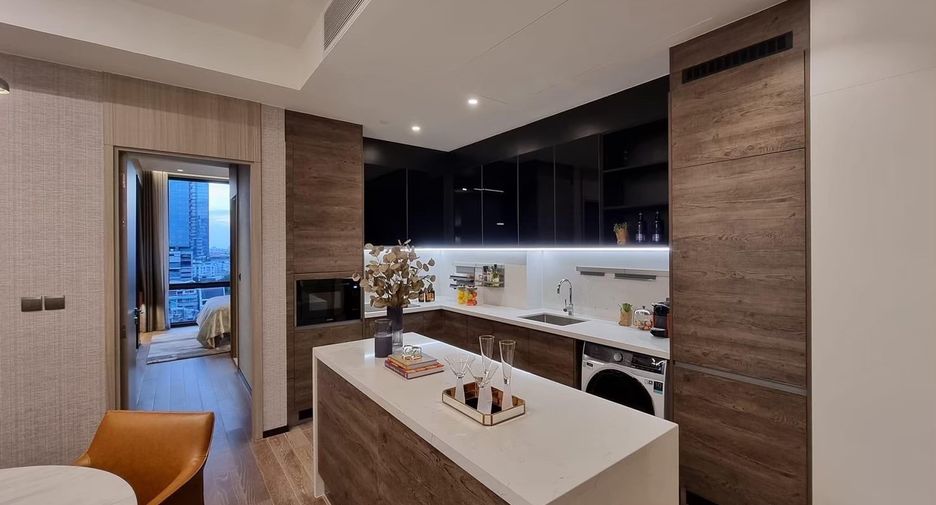 For rent 2 bedrooms condo in Pathum Wan, Bangkok