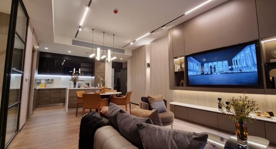 For rent 2 bedrooms condo in Pathum Wan, Bangkok