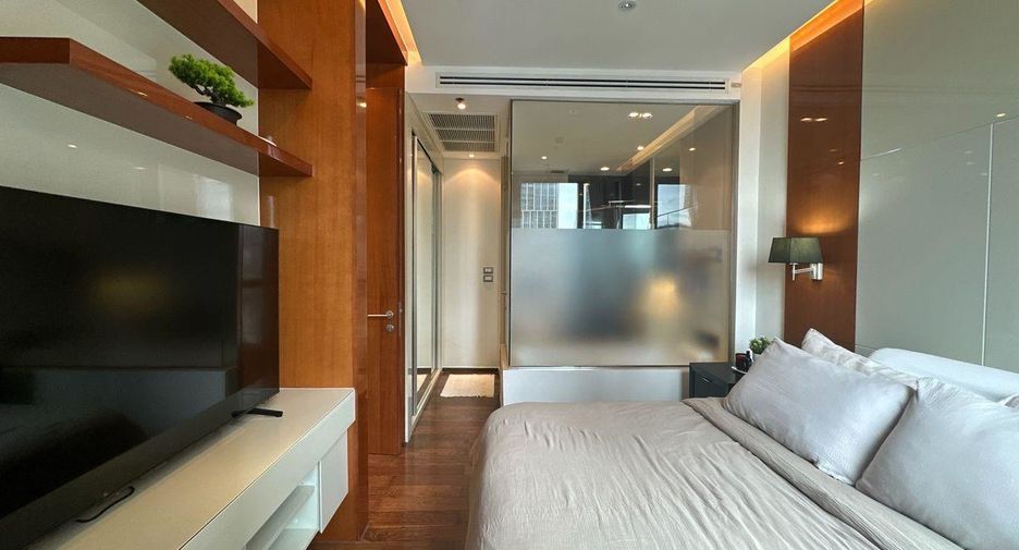 For rent 1 bed condo in Khlong Toei, Bangkok