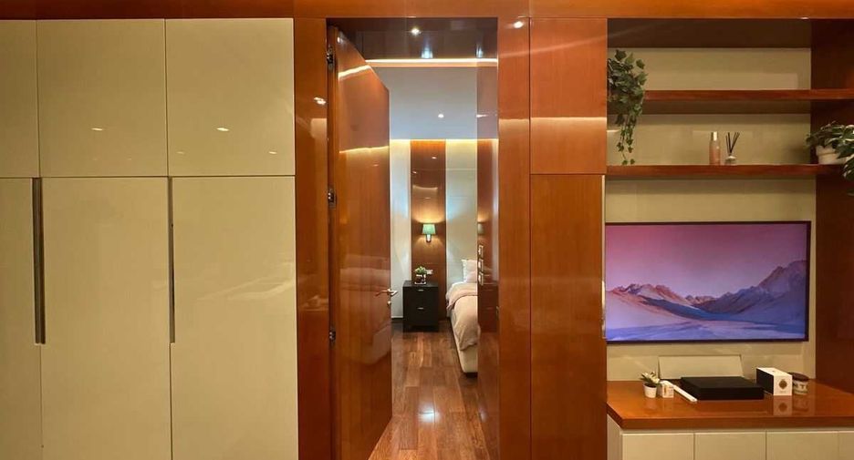 For rent 1 bed condo in Khlong Toei, Bangkok