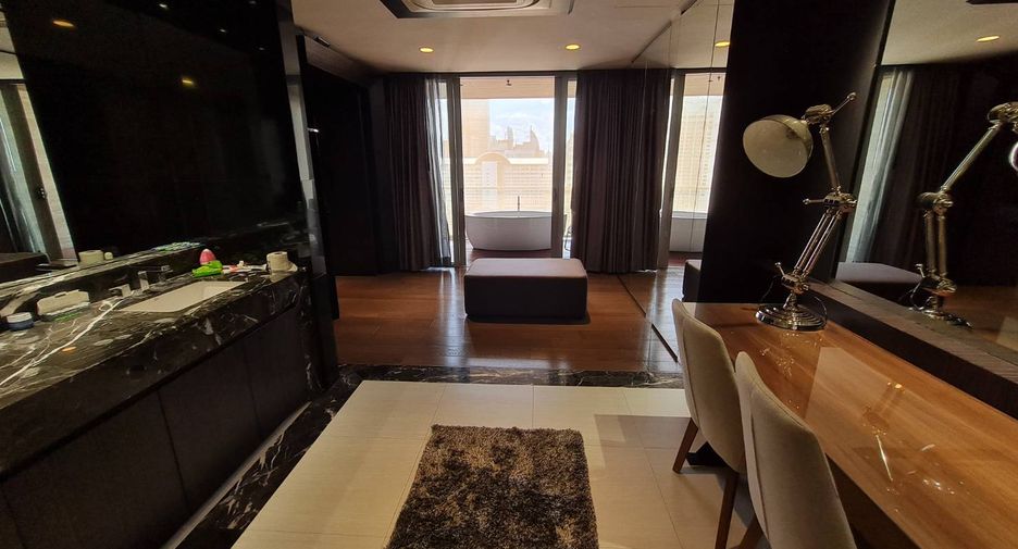 Wohnung zur Miete mit 4 Zimmer in Watthana, Bangkok