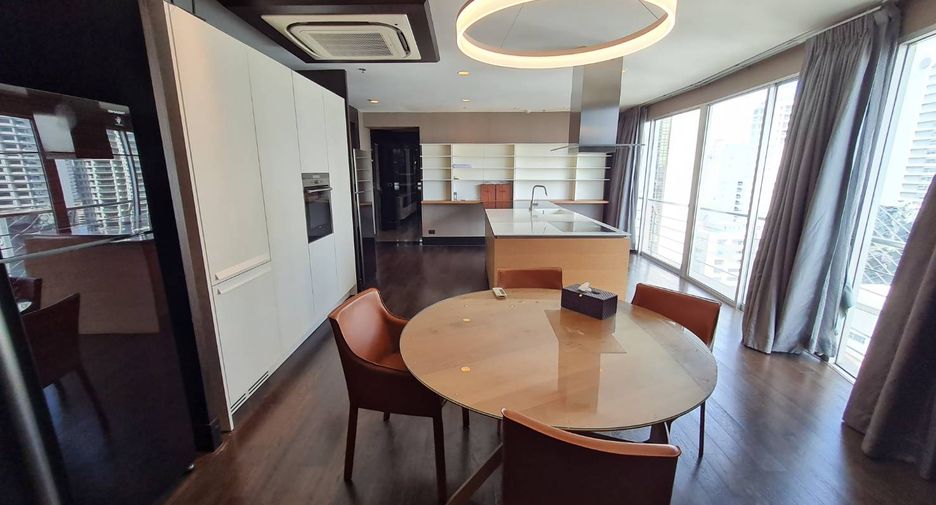 Wohnung zur Miete mit 4 Zimmer in Watthana, Bangkok