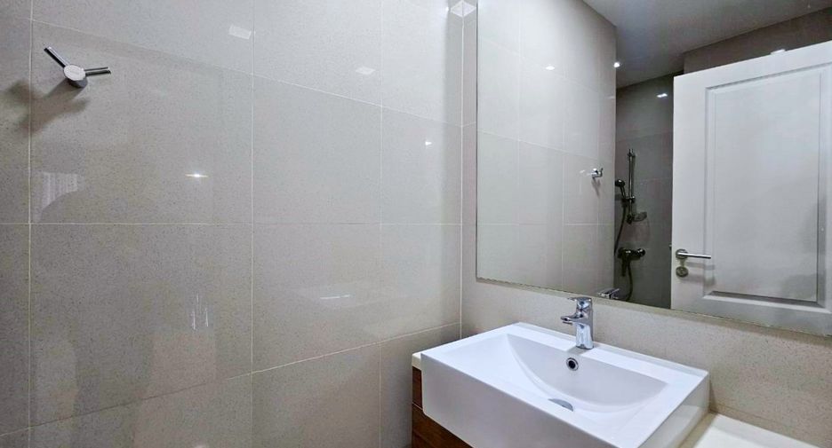 For rent 2 ベッドルーム condo in Khlong Toei, Bangkok