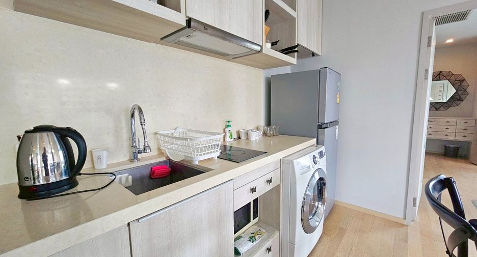 For rent 1 bed condo in Khlong Toei, Bangkok