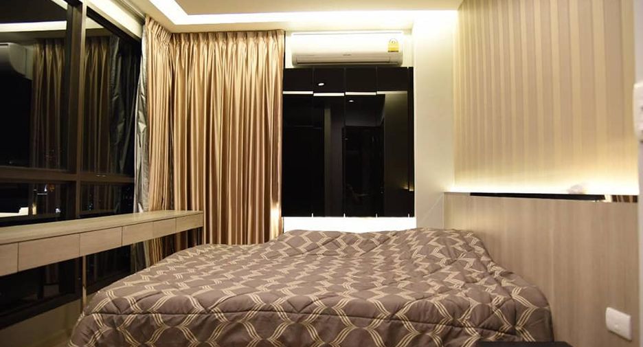 For rent 2 bedrooms condo in Khlong Toei, Bangkok