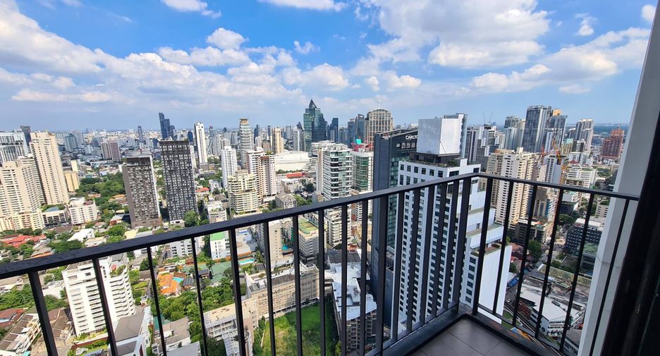 Condo en alquiler de 2 habitaciones en Khlong Toei, Bangkok