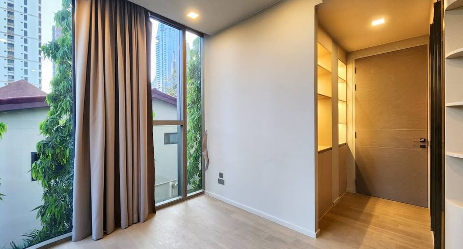 For rent 2 bedrooms condo in Watthana, Bangkok