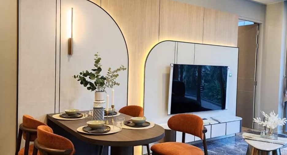 For rent 2 bedrooms condo in Watthana, Bangkok