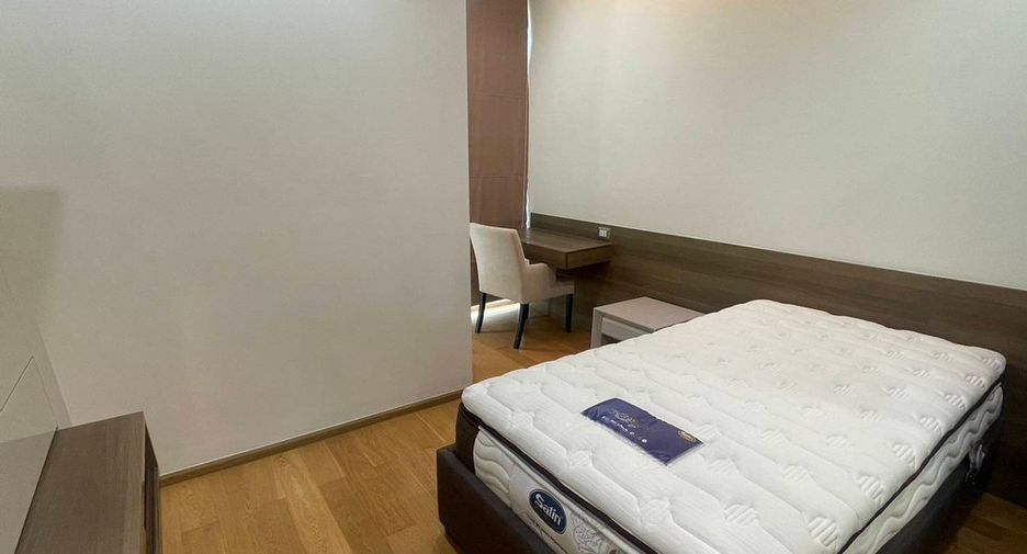 For rent 2 bedrooms condo in Sathon, Bangkok