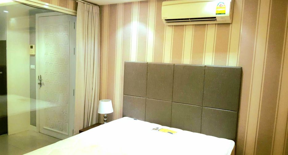 For rent 2 bedrooms condo in Watthana, Bangkok