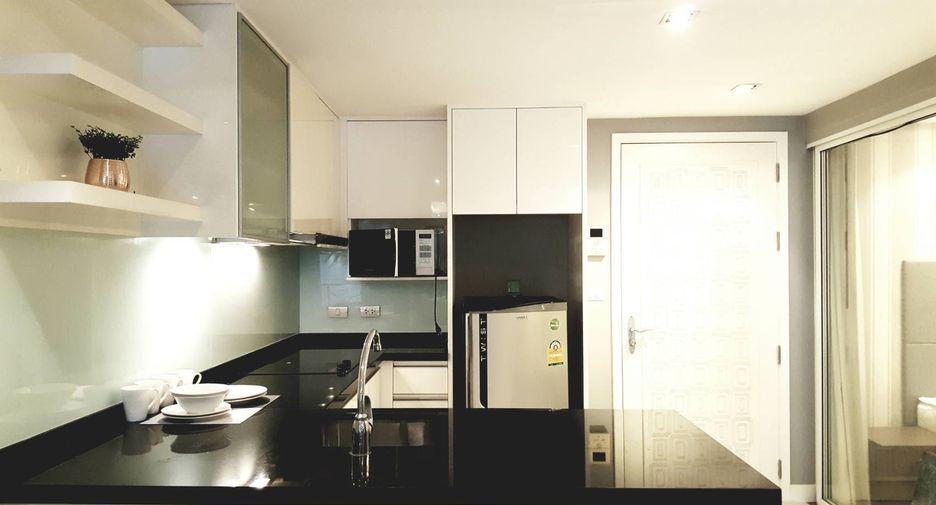 For rent 2 bedrooms condo in Watthana, Bangkok