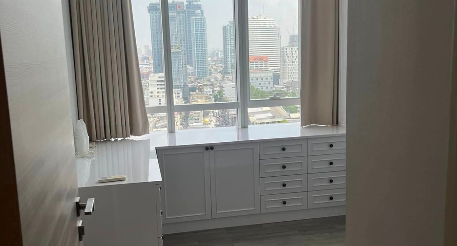 For rent 2 bedrooms condo in Sathon, Bangkok