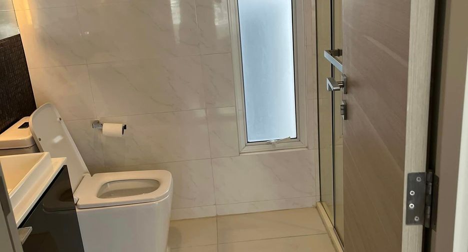 For rent 2 bedrooms condo in Sathon, Bangkok