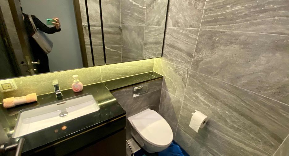 For rent 2 bedrooms condo in Khlong Toei, Bangkok