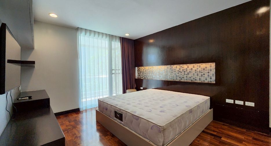For rent 2 bedrooms condo in Watthana, Bangkok