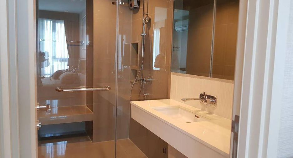 For rent 1 bed condo in Khlong Toei, Bangkok