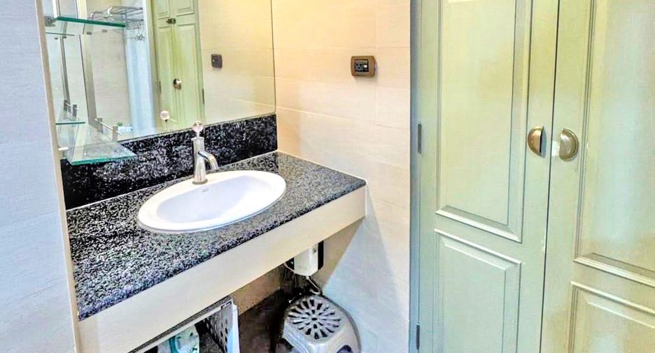 For rent 1 bed condo in Pathum Wan, Bangkok
