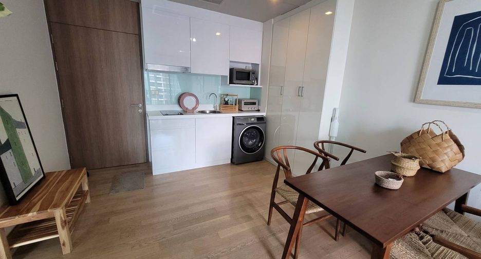 For rent 1 bed condo in Khlong Toei, Bangkok