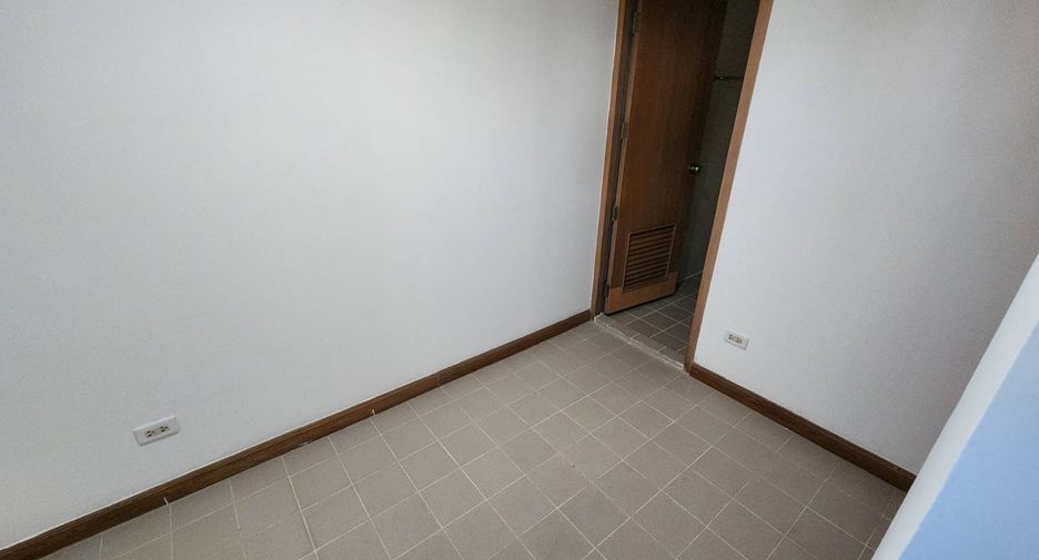 Аренда 5 спальни кондо в Ян Наща, Бангкок