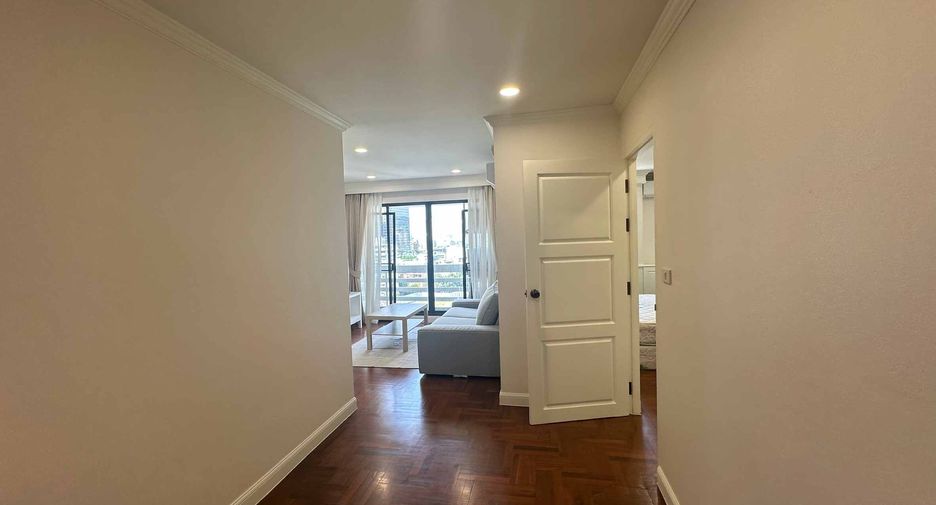 For rent 2 bedrooms condo in Khlong Toei, Bangkok