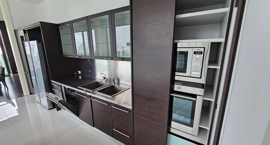 Wohnung zur Miete und zum Kauf mit 3 Zimmer in Watthana, Bangkok