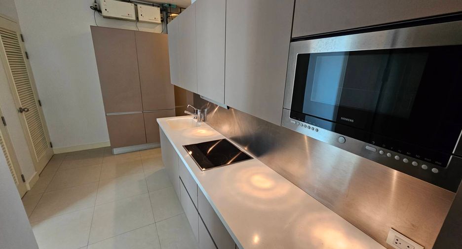 Wohnung zur Miete und zum Kauf mit 3 Zimmer in Watthana, Bangkok