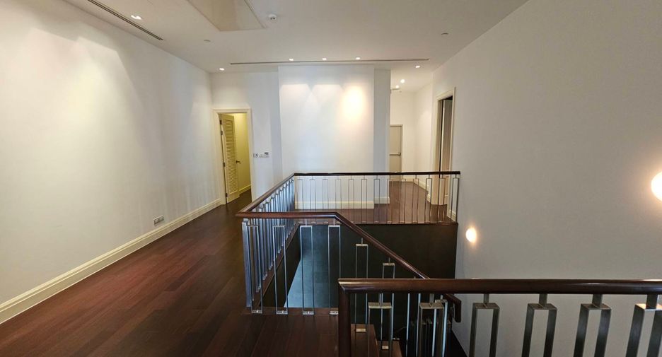 Wohnung zur Miete und zum Kauf mit 3 Zimmer in Watthana, Bangkok