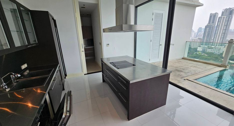 Wohnung zur Miete und zum Kauf mit 3 Zimmer in Watthana, Bangkok