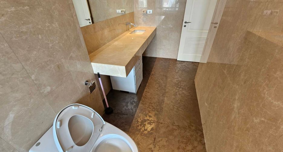 Wohnung zur Miete und zum Kauf mit 3 Zimmer in Watthana, Bangkok