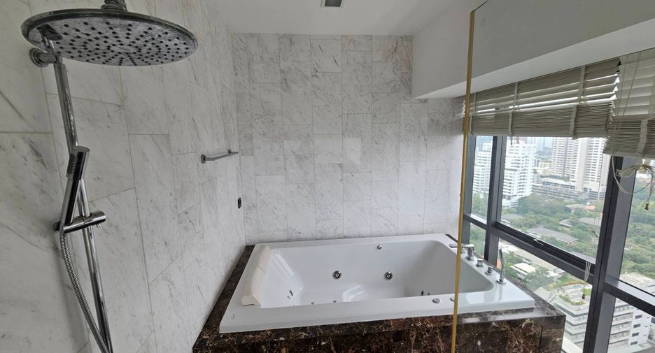 Wohnung zur Miete und zum Kauf mit 3 Zimmer in Watthana, Bangkok