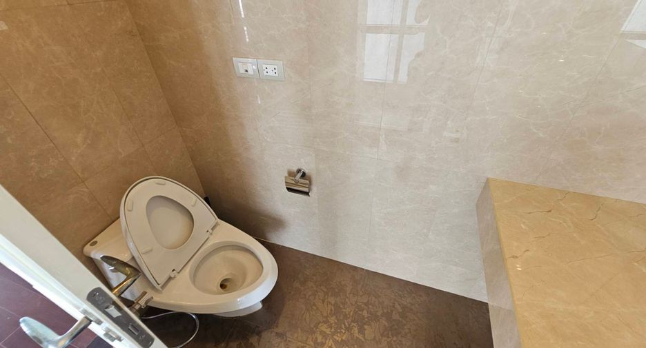 Wohnung zur Miete und zum Kauf mit 3 Zimmer in Watthana, Bangkok
