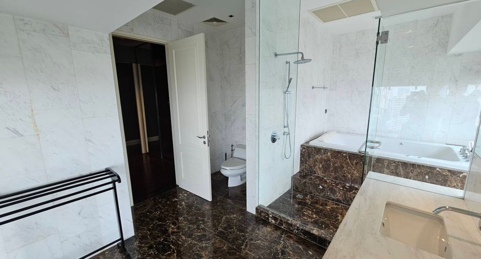 Wohnung zur Miete und zum Kauf mit 3 Zimmer in Watthana, Bangkok