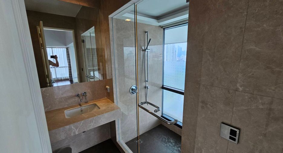 Wohnung zur Miete und zum Kauf mit 3 Zimmer in Watthana, Bangkok