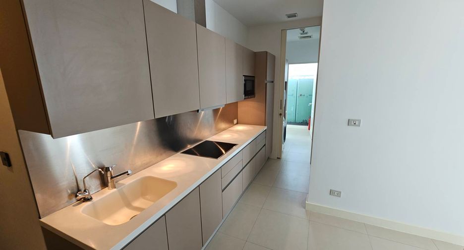 Wohnung zur Miete und zum Kauf mit 3 Zimmer in Watthana, Bangkok